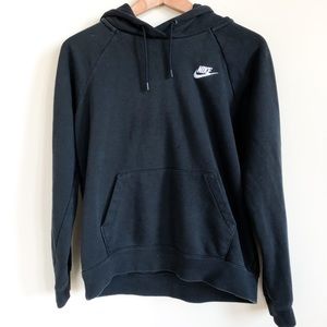 Nike Women’s Sportswear Essential Hoodie-Black